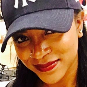 Meet your Posher, Dominique